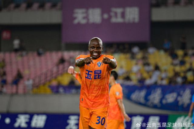 C7娱乐官方网站-越老越生猛谁也挡不住！ 穆谢奎上演冲超帽子戏法