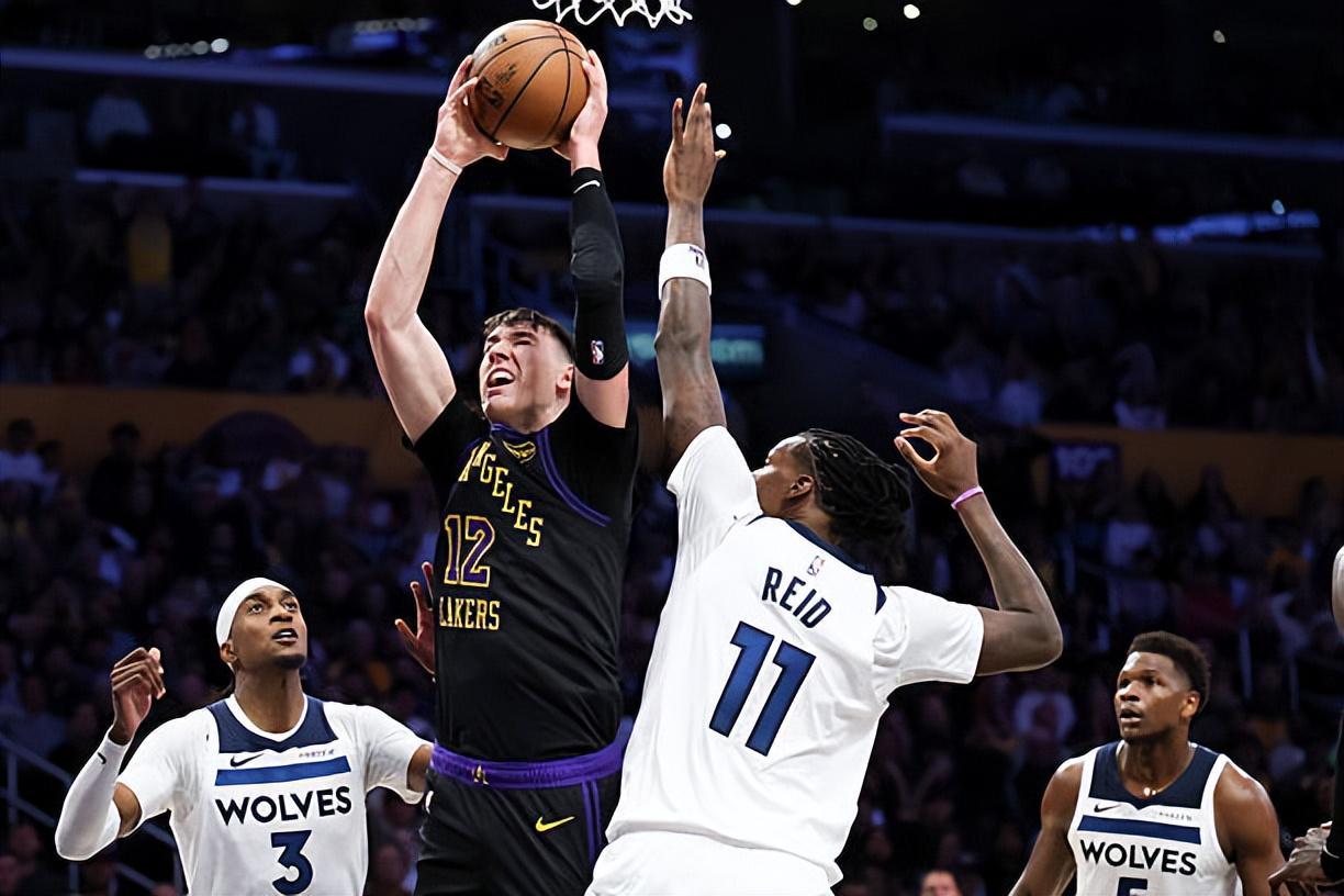 C7娱乐官方网站-手感依然不佳，但湖人侧翼新星却展现出了一些其他方面的技能？