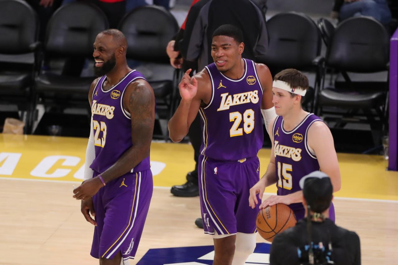 C7娱乐官方网站-湖人五连胜对手分别是：步行者尼克斯森林狼公牛掘金